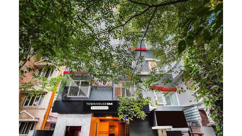 Super Townhouse Oak Indiranagar