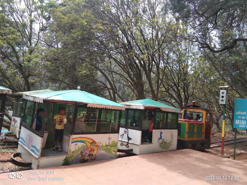 Ooty Lake View point - Ooty Lake View point CM4Q+986, N Lake Rd, Kathadimattam, Ooty, Tamil Nadu 643001, India