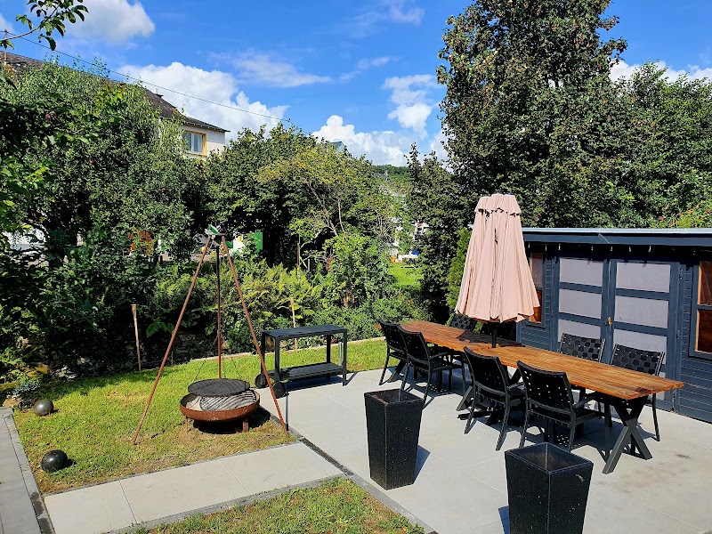 Mosel Wine Region Holiday House with Garden, Terrace, BBQ and Free Parking up to 9 persons - Mosel Wine Region Holiday House with Garden, Terrace, BBQ and Free Parking up to 9 persons, Bergfried 20, 54486 Mülheim an der Mosel, Germany