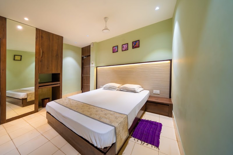 Hotel Dolphin Puri - Hotel Dolphin Puri, Swargadwar Rd, off kakatuya khawaja shop, 2nd lane, Puri, Odisha 752001, India