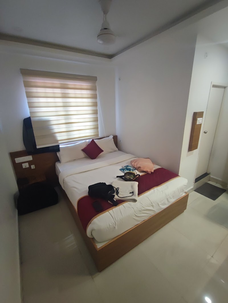 Starlight Hotels T-Nagar - Starlight Hotels T-Nagar 7, Sivaji St, T Nagar, T. Nagar, Chennai, Tamil Nadu 600017, India