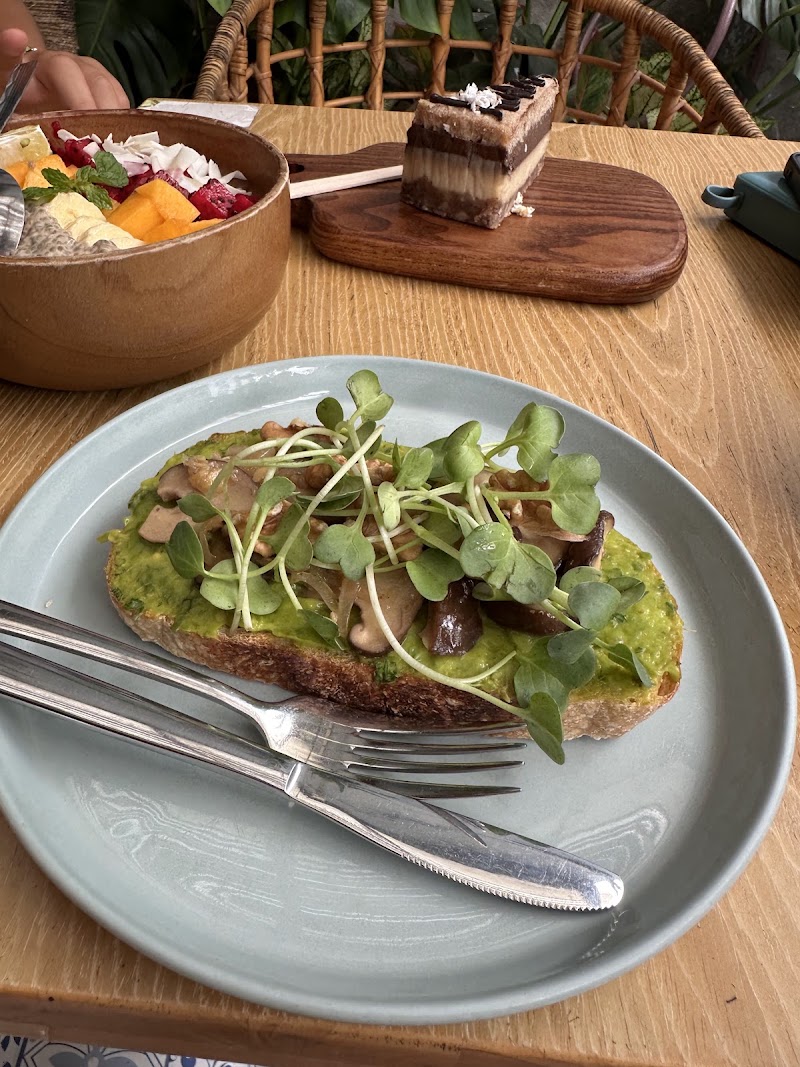 Roots Plant-Based Cafe - Roots Plant-Based Cafe 26-27 Trần Bạch Đằng, Ngũ Hành Sơn, Đà Nẵng 550000, Vietnam