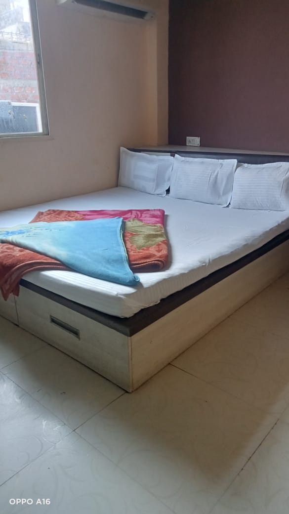 Jai maya guest house - Jai maya guest house, Shree Chaubis Khamba, Bharat Mata Mandir Marg, Jaisinghpura, Ujjain, Madhya Pradesh 456001, India