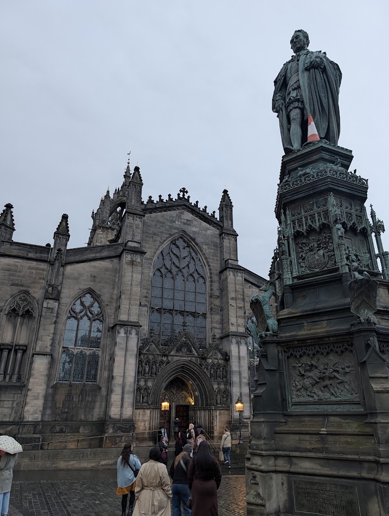 EDI Tours - EDI Tours, David Hume, Edinburgh EH1 2NT, UK