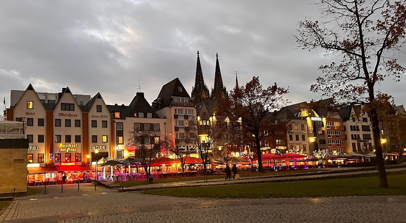 Rheingarten - Rheingarten, Rheinpromenade Altstadt, 50667 Köln, Germany