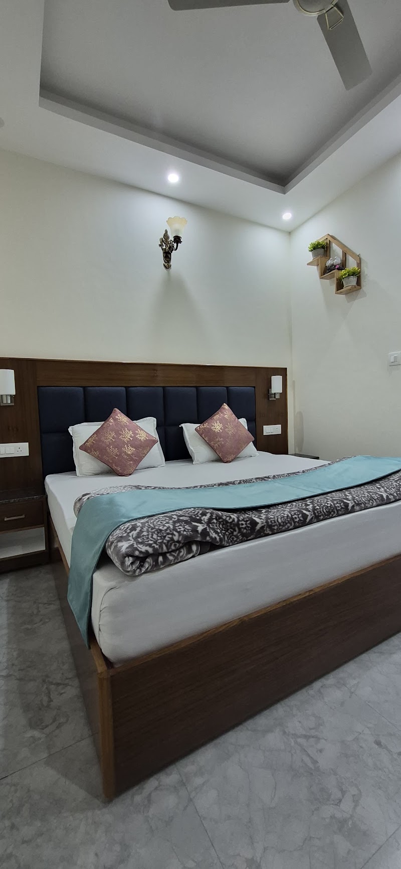 The Cloud 9 - The Cloud 9 Oak bush estate, Civil road, The Mall Road, Mussoorie, Uttarakhand 248179, India
