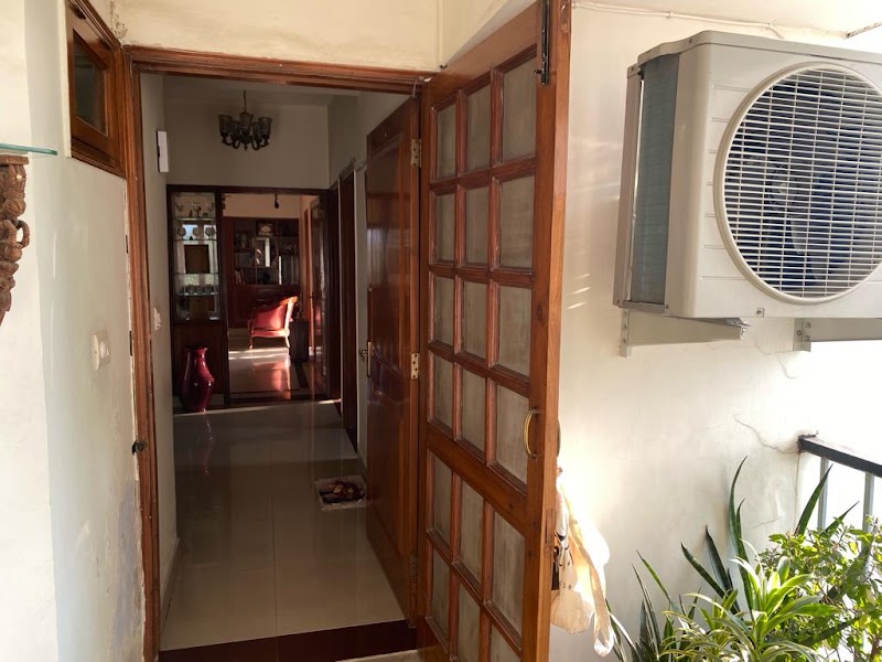 Azad Apartments - Azad Apartments, B1/04, Sri Aurobindo Marg, Vijay Mandal Enclave, Kalu Sarai, New Delhi, Delhi 110016, India