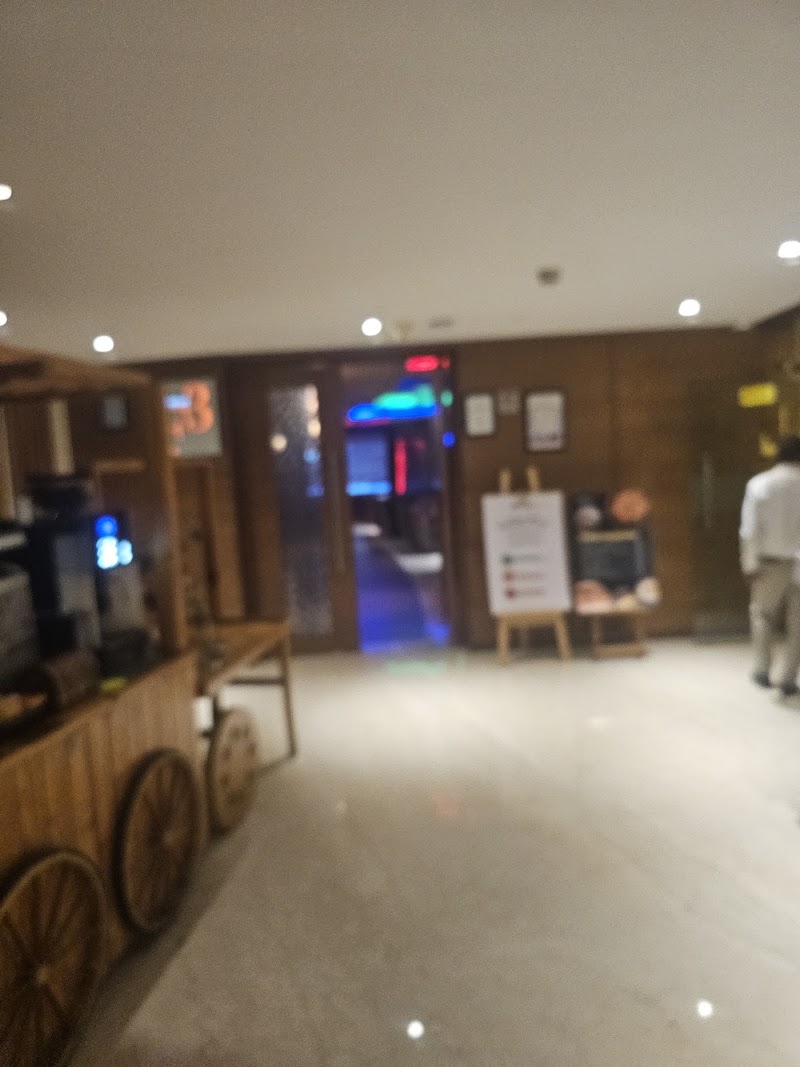 Seasons Cafe (Radisson Hotel) - Seasons Cafe (Radisson Hotel) Radisson Hotel, Lake City Mall, C/o, Ashok Nagar Main Rd, Ashok Nagar, Udaipur, Rajasthan 313001, India