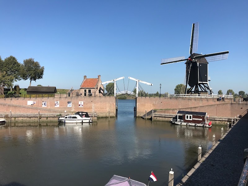 Restaurant en Kookstudio VaNDijK - Restaurant en Kookstudio VaNDijK aan de Maas, Stadshaven 24, 5256 BA Heusden, Netherlands