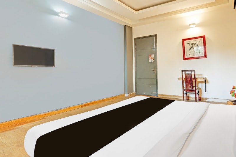 Super Townhouse by OYO Sector 49 Sohna Road - Super Townhouse by OYO Sector 49 Sohna Road S-167, Block S, Uppal Southend, Sector 49, Gurugram, Haryana 122018, India
