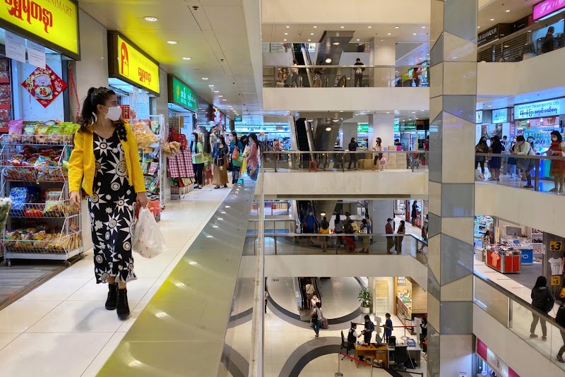 Peninsula Plaza - Peninsula Plaza, 111 N Bridge Rd, Singapore 179098