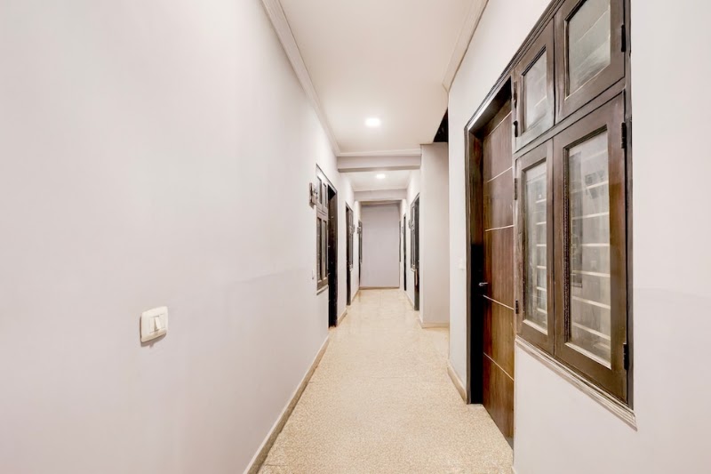 Hotel O Rangpuri Mahipalpur - Hotel O Rangpuri Mahipalpur Khasra Number 619, 620, Rangpuri Nallapar, Rangpuri Extention B-Block Pocket-4, New Delhi, Delhi 110037, India