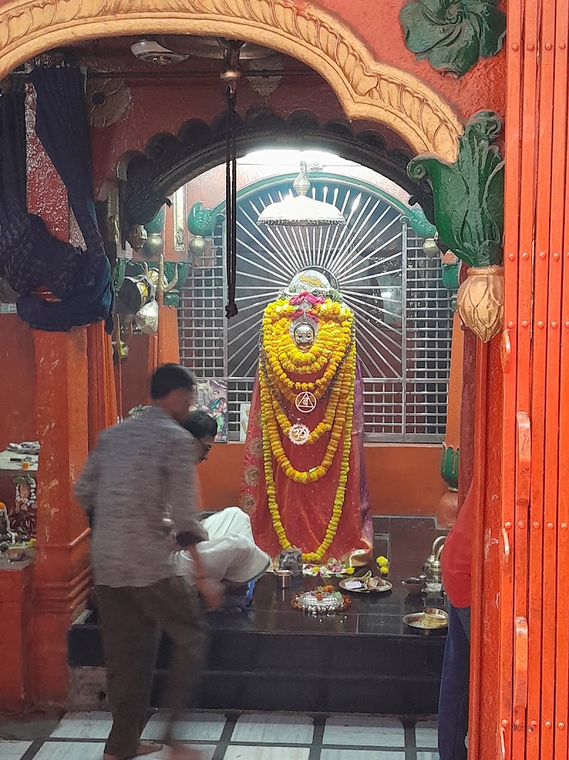 Shri Kaal Bhairav Temple, (Varanasi) - Shri Kaal Bhairav Temple, (Varanasi), K30/51-53-55 Ghasi Tola, Bibi Hatiya, Golghar, Kotwali, Varanasi, Uttar Pradesh 221001, India