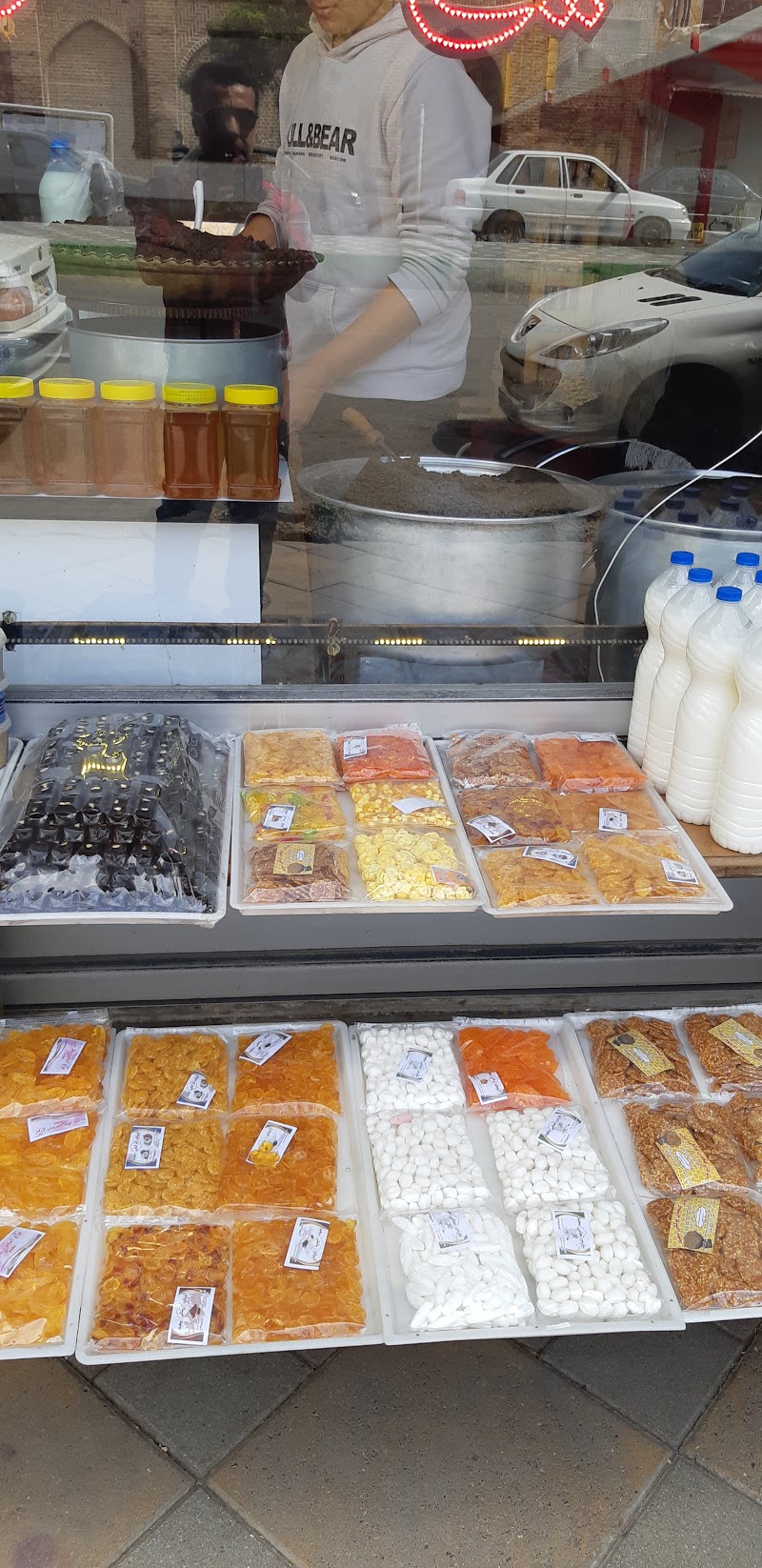 حلوای سیاه شیخ صفی - حلوای سیاه شیخ صفی, Ardabil Province, Ardabil, Sadi Blvd, 67XQ+PJX, Iran