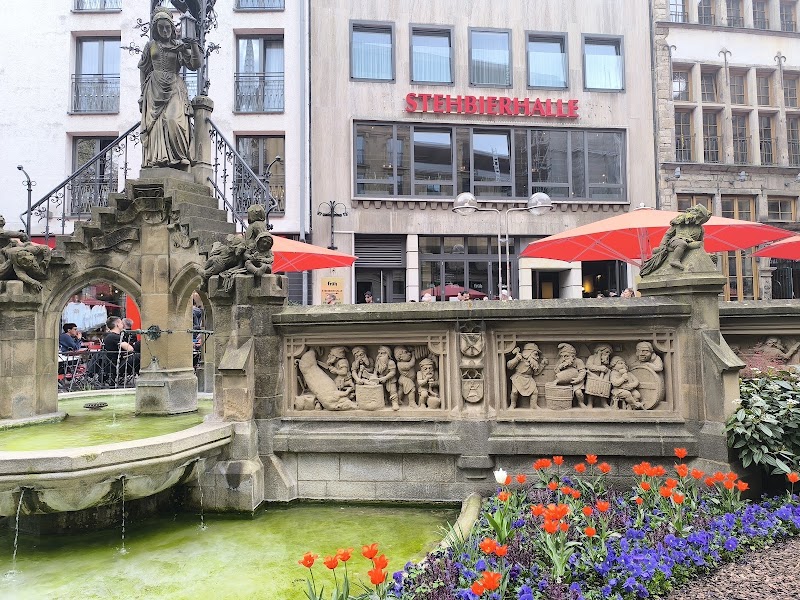 FRÜH Lounge im Eden Hotel FRÜH am Dom - FRÜH Lounge im Eden Hotel FRÜH am Dom, Am Hof 12-18, 50667 Köln, Germany