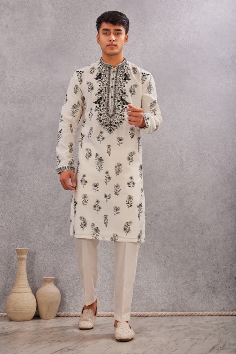 STORE SENOR Kurta Pyjama Sherwani Shop Custom Suits Mens Tailor Gents Tailor in Gurgaon - STORE SENOR Kurta Pyjama Sherwani Shop Custom Suits Mens Tailor Gents Tailor in Gurgaon PVR City Centre, Mehrauli-Gurgaon Rd, Sector 28, Maruti Housing Colony, Sarhol, Gurugram, Haryana 122003, India