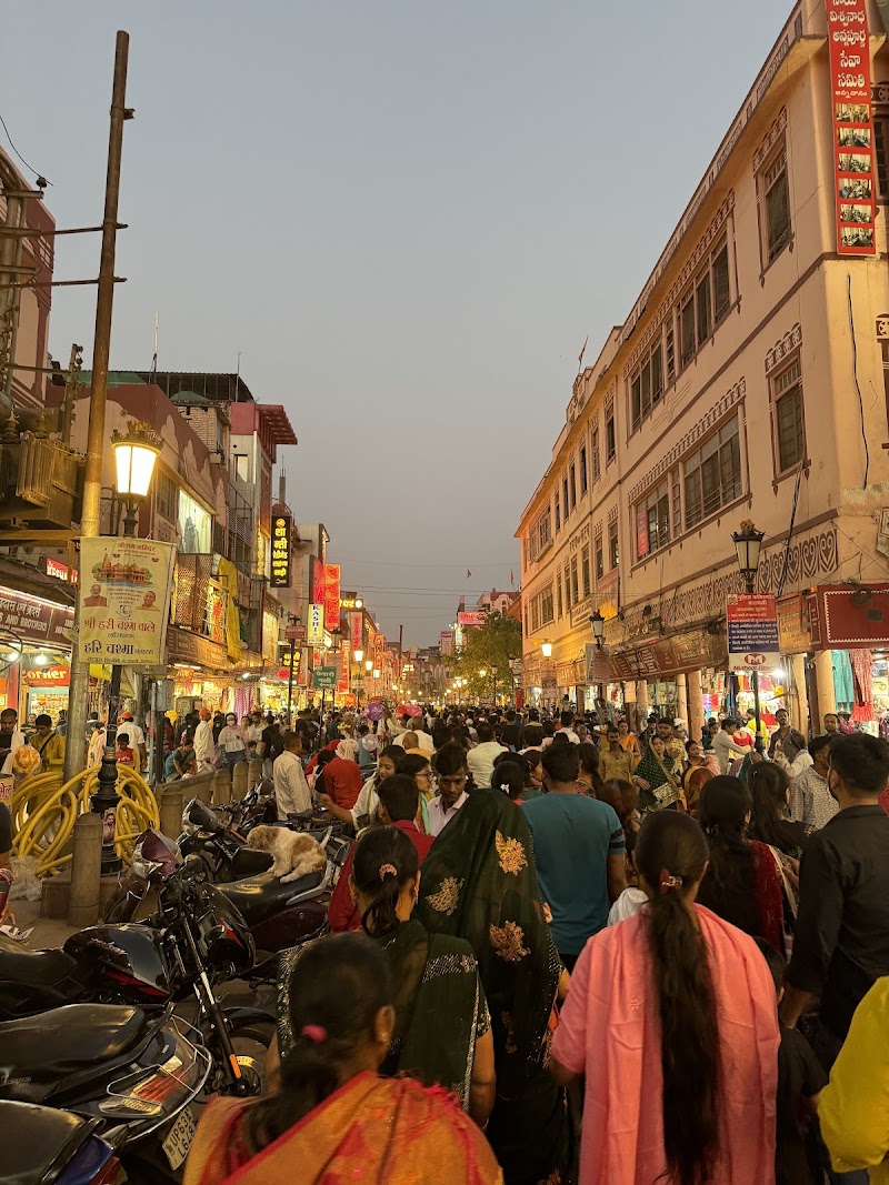 Godowliya - Godowliya, Varanasi, Uttar Pradesh 221010, India
