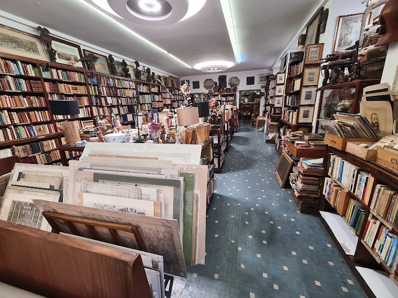 Livraria Bertrand - Chiado - Livraria Bertrand - Chiado, R. Garrett 73 75, 1200-203 Lisboa, Portugal