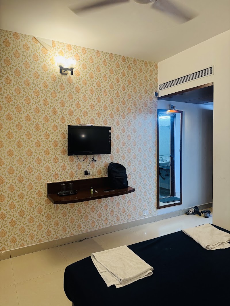 Treebo Seasons - Heritage Town Pondicherry - Treebo Seasons - Heritage Town Pondicherry 132, Anna Salai, MG Road Area, Puducherry, 605001, India