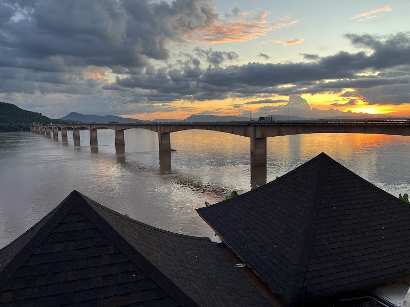Champasak Grand Hotel - Champasak Grand Hotel, 4R68+CJ2 Mekong Riverside Road, Pakxé, Laos