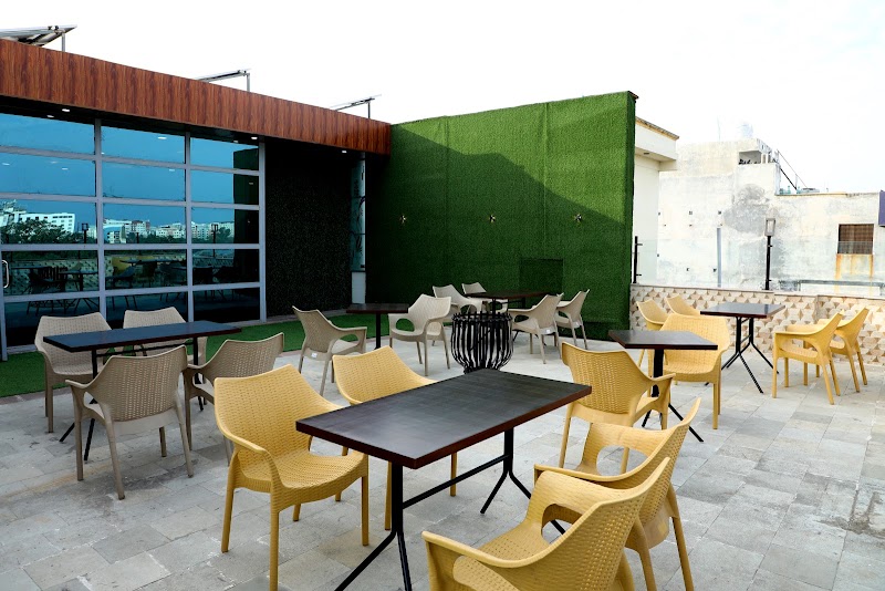 The Porch Cafe & Restaurant - The Porch Cafe & Restaurant Rooftop Area, Hotel The Pride, 267, Rajeev Gandhi Nagar, Instrumentation Limited Colony, Kota, Rajasthan 324005, India