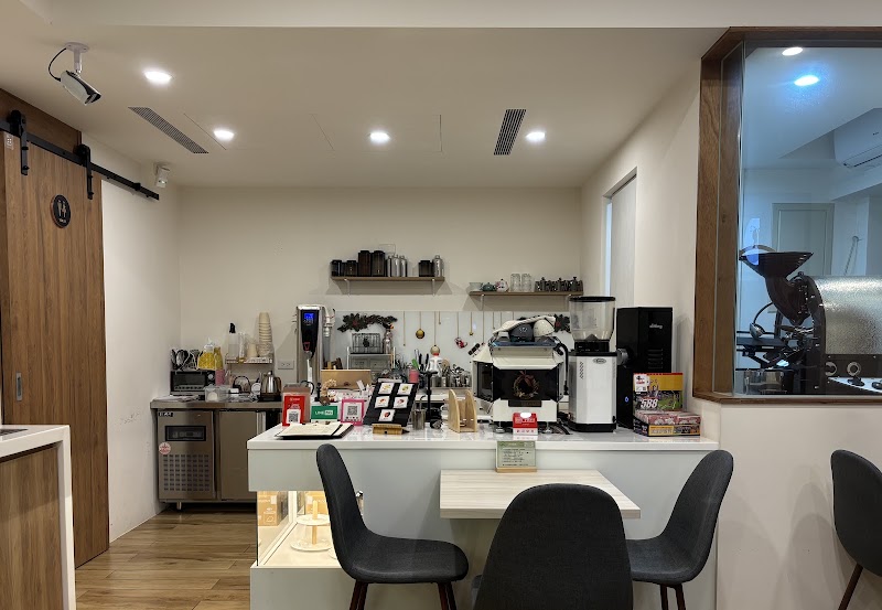 R2 平方咖啡 - R2 平方咖啡, No. 6號, Lane 26, Chang'an W Rd, 中山區 Zhongshan District, Taipei City, Taiwan 10491
