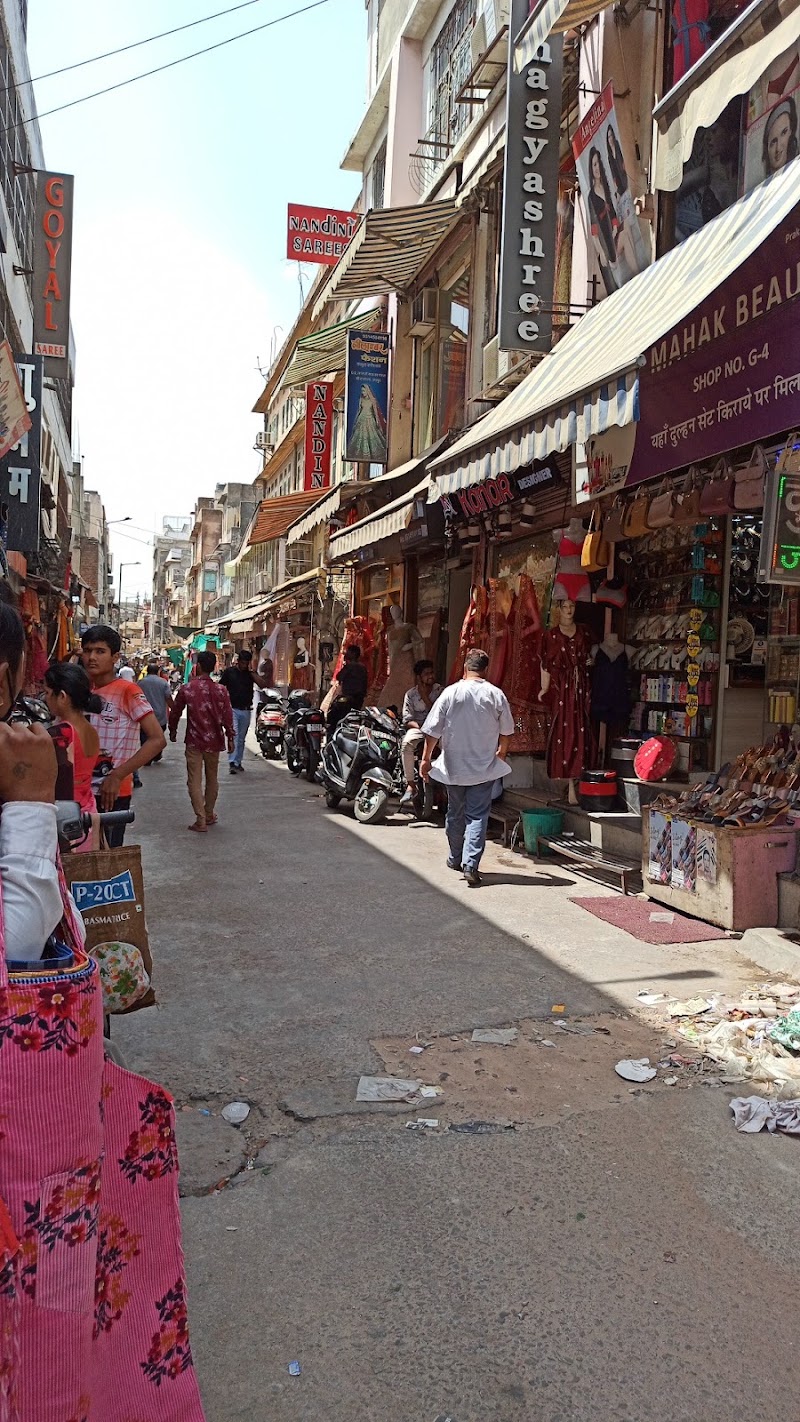 Jaipuri saree - Jaipuri saree Swarn bhoomi complex, 1920, Dara Market, Ramganj Bazar, Jaipur, Jaipur Nagar Nigam Area, Rajasthan 302003, India