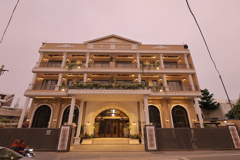 Grandeur Boutique Staycation - Grandeur Boutique Staycation Kesar Pushp, Plot No. 66, Vidhya Marg Road, near neemach mata ropeway, Dewali, Panchwati, Udaipur, Rajasthan 313004, India