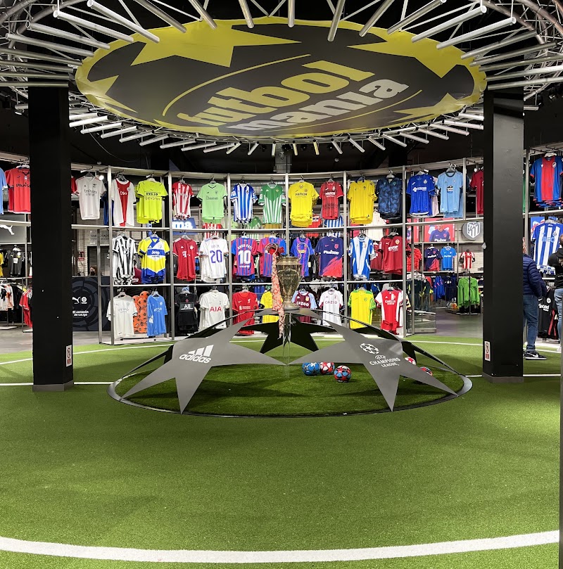 futbolmania - futbolmania, Rda. de Sant Pau, 25, Eixample, 08015 Barcelona, Spain