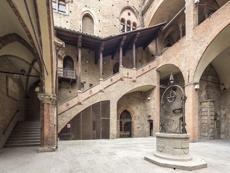 Palazzo Re Enzo - Palazzo Re Enzo Piazza del Nettuno, 1/C, 40125 Bologna BO, Italy
