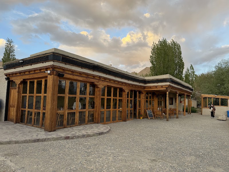 Bon Appetit - Bon Appetit Changspa Road Lane opposite Moravian Mission school, Leh, 194101