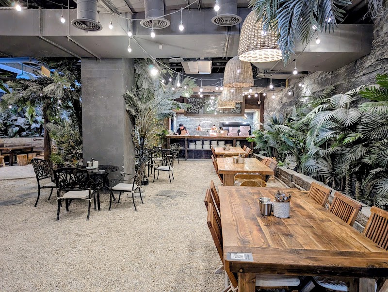 A Beach 101&Pizza - A Beach 101&Pizza 110, Taiwan, Taipei City, Xinyi District, Jingxin Village, Section 5, Xinyi Rd, 18號B1
