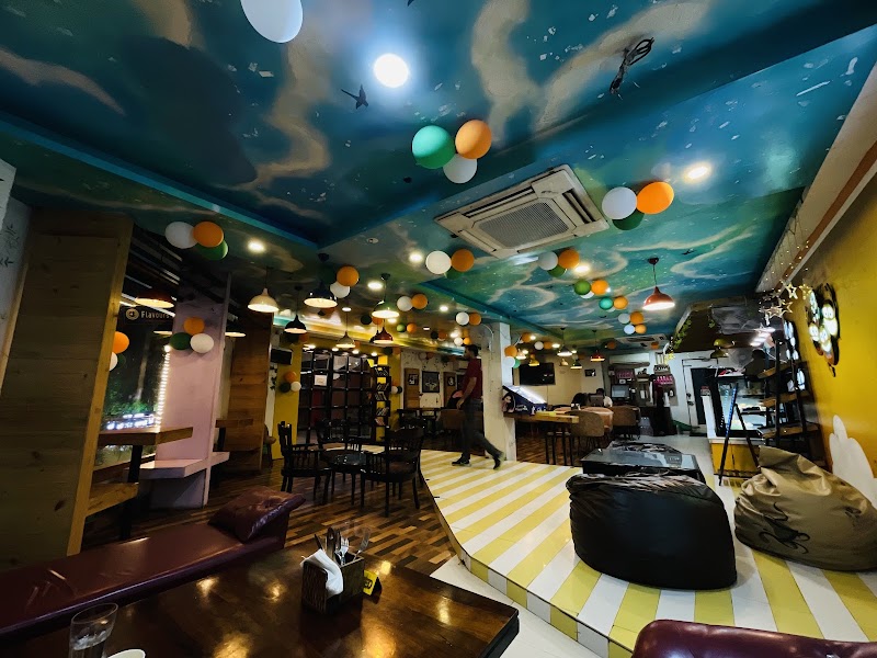 Flavours Cafe & Bakery - Flavours Cafe & Bakery, Swastik Plaza, near ravidas gate, Lanka, Varanasi, Uttar Pradesh 221005, India