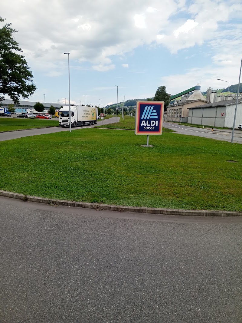 ALDI SUISSE - Aldi Suisse Strasse 2 Zweigniederlassung, 6035 Perlen, Switzerland