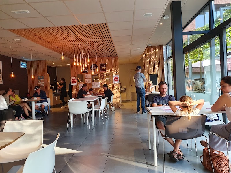 Brasserie De Kapelanij - Brasserie De Kapelanij, Vijverplein 5, 3690 Zutendaal, Belgium