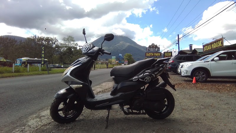 Moto Scooter Rental La Fortuna Rentals - Moto Scooter Rental La Fortuna Rentals, Av. 321A, y 70 mt, C. 468, Provincia de Alajuela, La Fortuna, Barrio Pilo, 21007, Costa Rica
