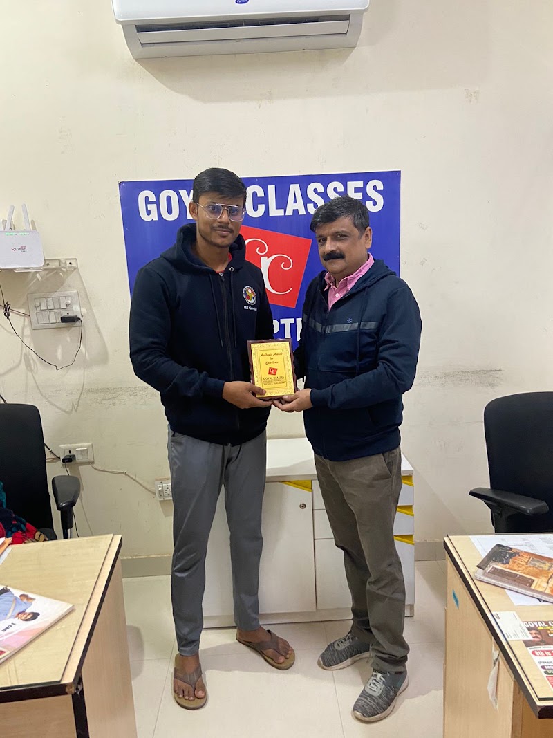 Goyal Classes for NEET/IIT-JEE/Foundation/Boards - Goyal Classes for NEET/IIT-JEE/Foundation/Boards SCO 14, Sector 4, Huda Market, near PNB Bank, Gurgaon Rural, Gurugram, Haryana 122006, India