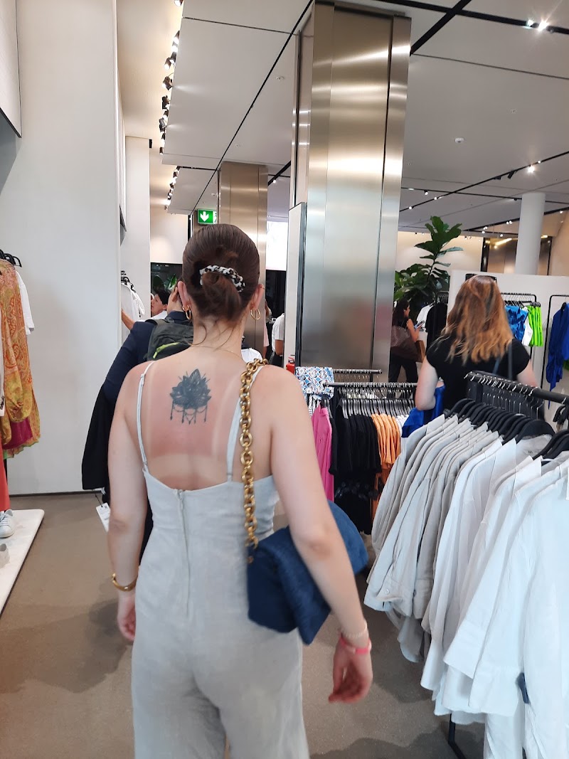 ZARA - ZARA Bahnhofstrasse 66, 8001 Zürich, Switzerland