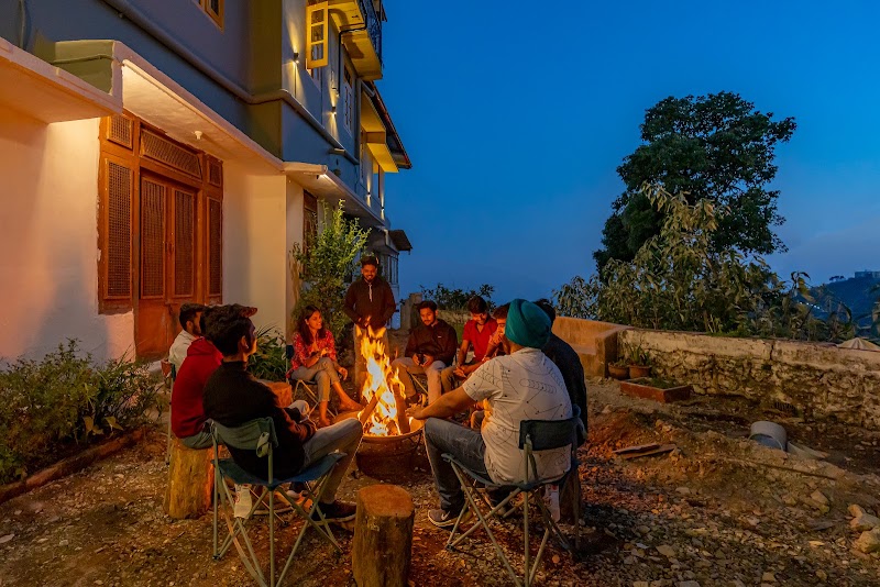 The Hosteller Mussoorie, Mall Road - The Hosteller Mussoorie, Mall Road Tibetan Market Gali, behind Accord Hotel, The Mall Road, Mussoorie, Uttarakhand 248179, India