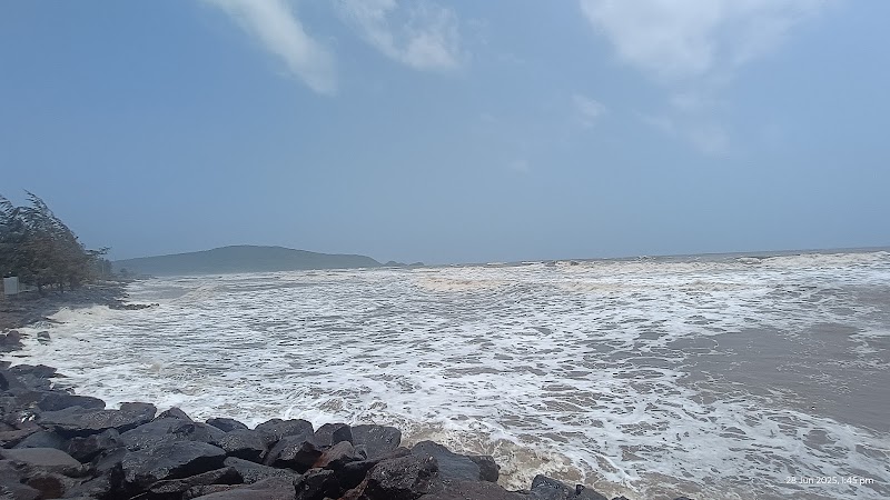 SHRIVARDHAN BEACH - SHRIVARDHAN BEACH, 22W5+XPP, Dabak Pakhadi Rd, Shrivardhan, Maharashtra 402110, India