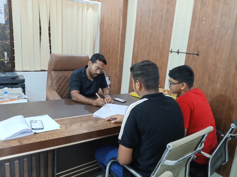 Lakshya Classes for NEET/JEE , PCM, PCB, Greater Noida - Lakshya Classes for NEET/JEE , PCM, PCB, Greater Noida Alpha-2, I-120, in front of Navin hospital park gate, Pocket I, Block I, Sector Alpha II, Greater Noida, Brahmpur Rajraula Urf Nawada, Uttar Pradesh 201308, India