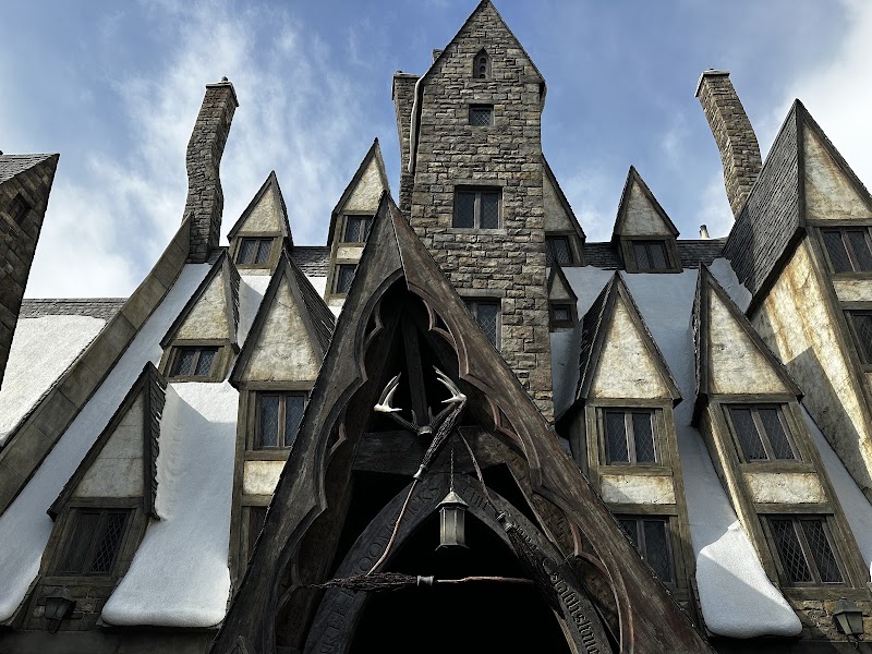Three Broomsticks - Three Broomsticks, Japan, 〒554-0031 Osaka, Konohana Ward, Sakurajima, 2-chōme−1−３３ ウィザーディング・ワールド・オブ・ハリー・ポッタ