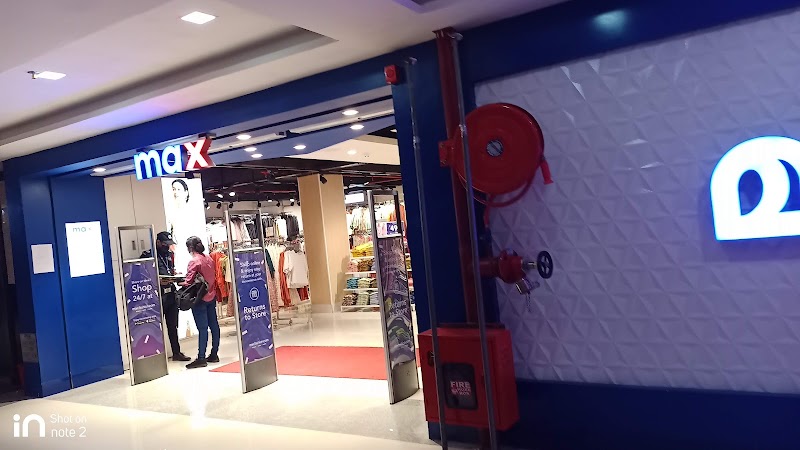 Max - Max No 33/1378/11, Ground Floor, D Mall, Chemmanthoor, Punalur, Kerala 691305, India