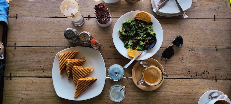 Jheel’s Ginger Coffee Bar & Bakery