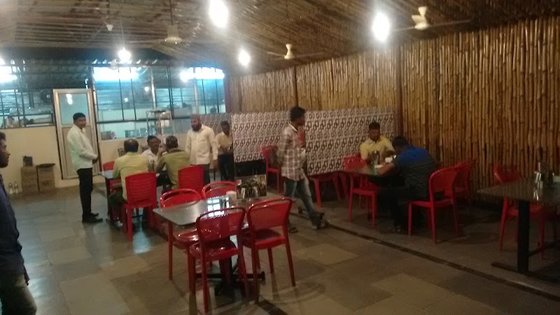 Ismail bhai's hotel khan chacha ( family Garden restaurant ) - Ismail bhai's hotel khan chacha ( family Garden restaurant ) beside Nadgeri Petrol Pump, Bank Colony, Saiful, Rohini Nagar, chowk, Solapur, Maharashtra 413008, India