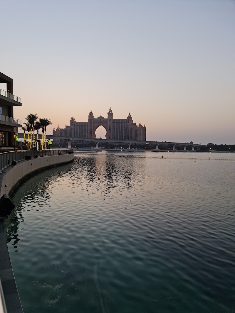 The Palm Fountain - The Palm Fountain, The Pointe - Frond H - Palm Jumeirah - Dubai - United Arab Emirates