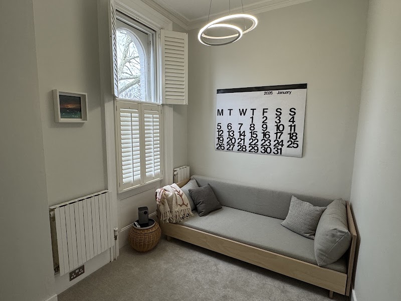 SLOWE Living - SLOWE Living 12-18 Hoxton St, London N1 6NG, UK