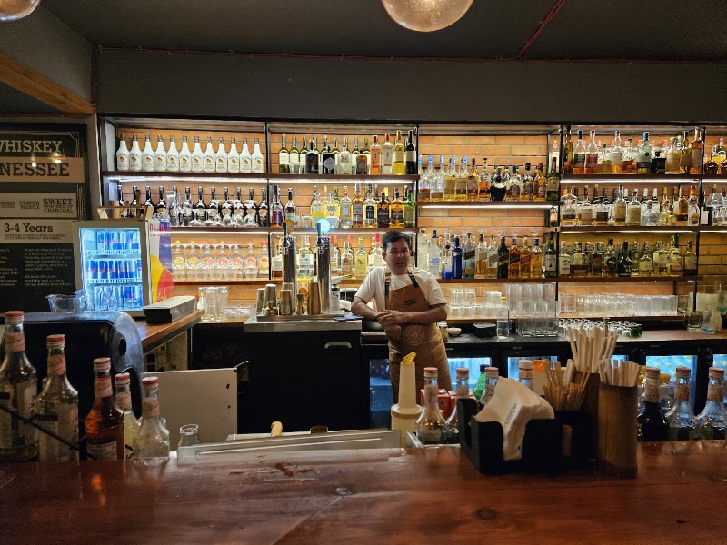 HOUSE OF MALTS: RESTOBAR - HOUSE OF MALTS: RESTOBAR 5th FLOOR, HOTEL PS9, PU-4, PLOT NO.2, SATYA SAI ROAD, near BOMBAY HOSPITAL, Opp.Prestige CollegeNear Bombay Hospital, Scheme 94 Sector CA, Indore, Madhya Pradesh 452010, India