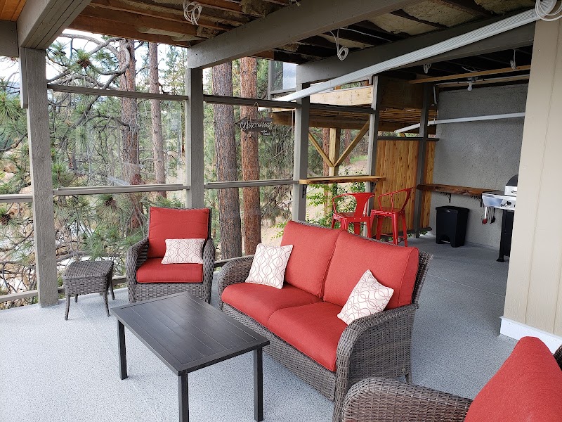 Peachland Eagles Nest B&B - Peachland Eagles Nest B&B 5816 Brown Pl, Peachland, BC V0H 1X4, Canada
