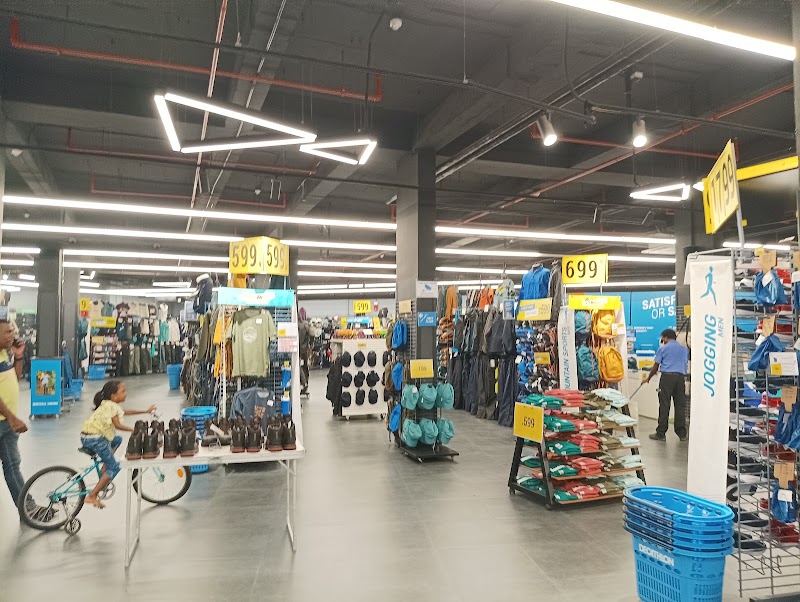 Garuda Mall Mysuru - Garuda Mall Mysuru, 8M53+JH2, Albert Victor Rd, Devaraja Mohalla, Agrahara, Mandi Mohalla, Mysuru, Karnataka 570001, India